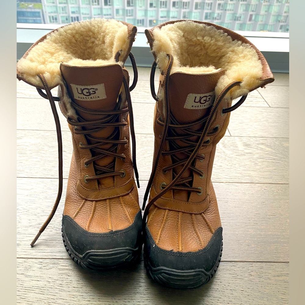 UGG women’s snow boots (Size 8)